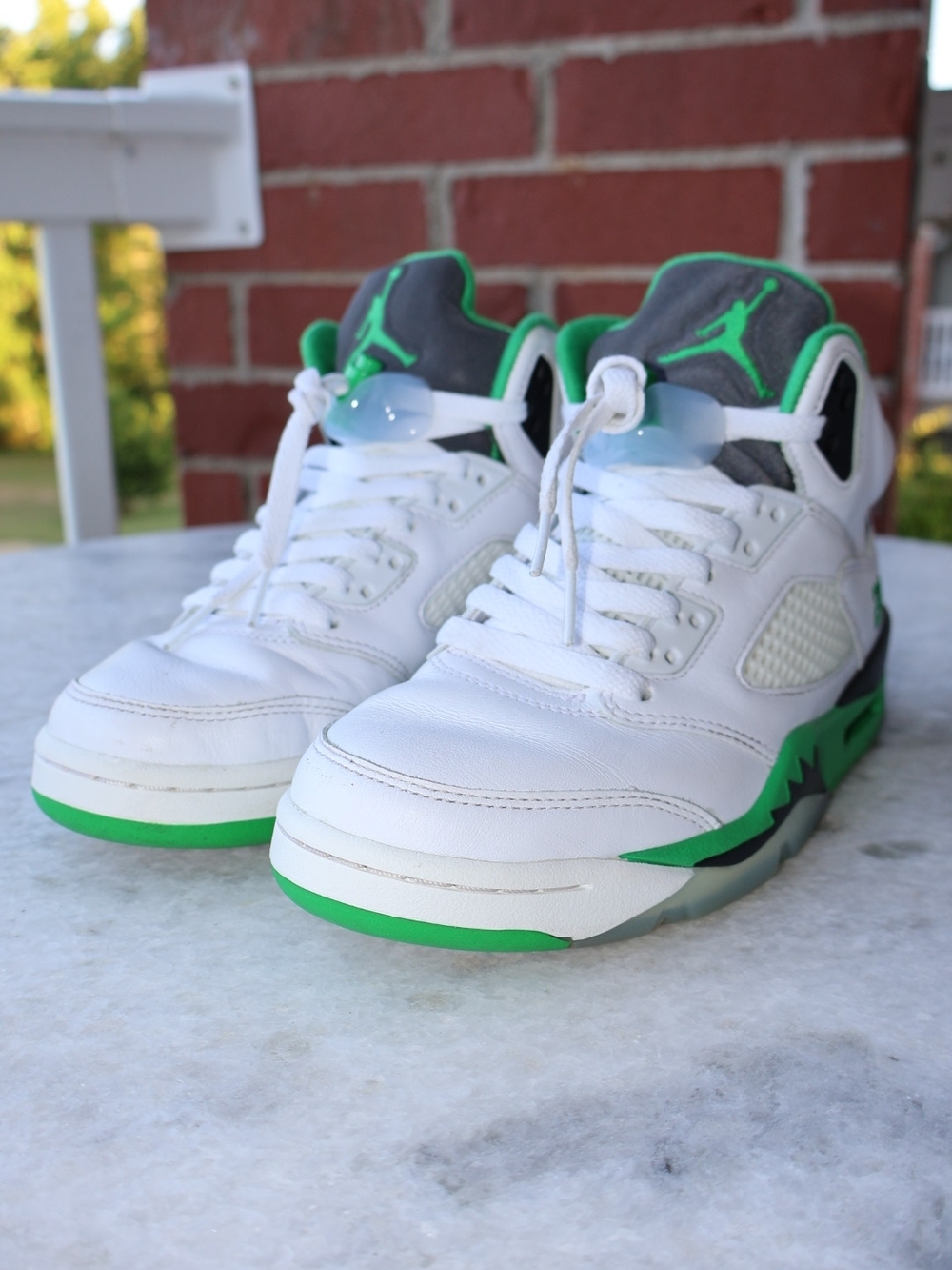 Nike Air Jordan 5 Retro "Lucky Green" - Picture 2 of 8